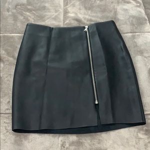 NWOT - Express - Zip Front Leather Skirt - Size 8